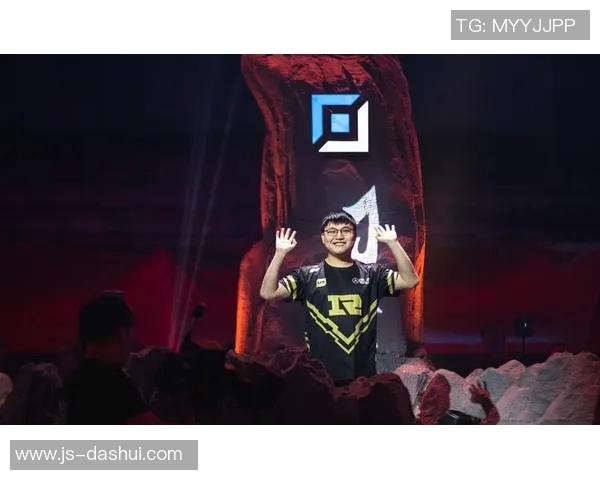 S15LOL比赛中RNG战术引发热议CSGO比分成焦点讨论