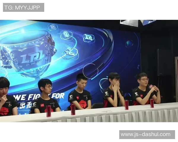 电竞比分与和平精英热点分析TES战队的战术控制与表现解读